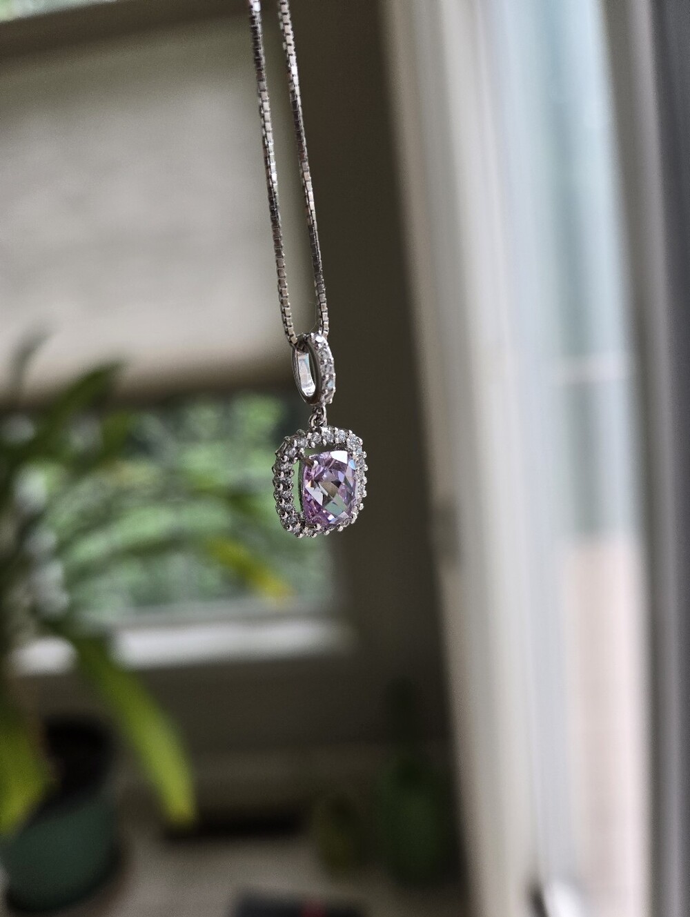 Artē Madrid Halo Lavender Purple Pendant &925 Sterling Silver Box Chain Necklace
